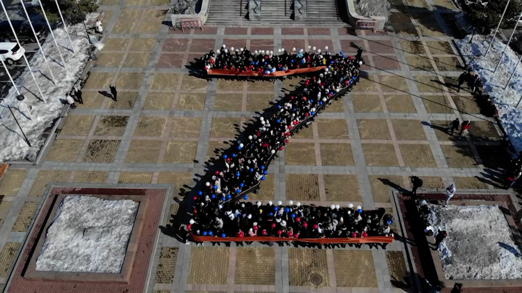 A Russian flashmob in the form of a letter "Z".