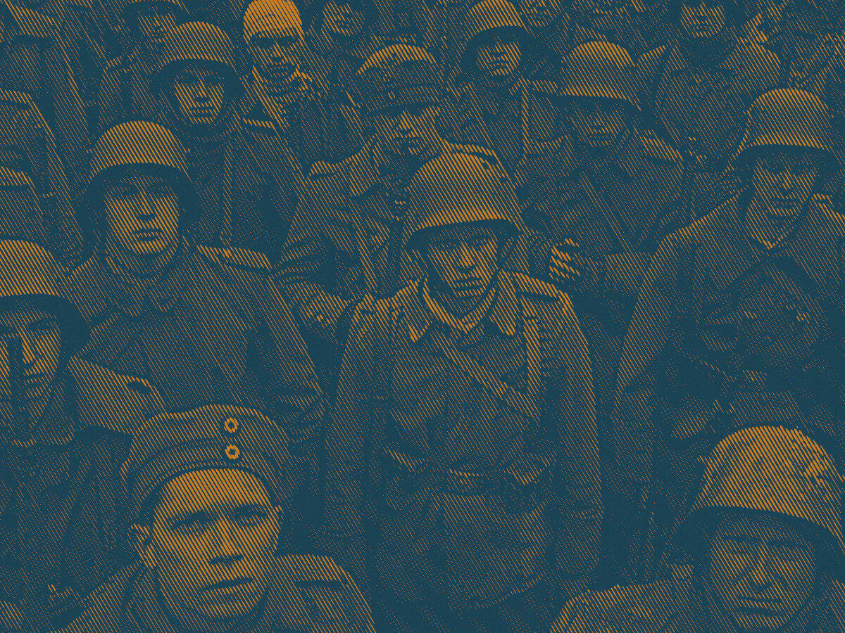 in this screen shot from the film All Quiet on the Western Front, Soldiers in World War I are gathered in uniforms and helmets.